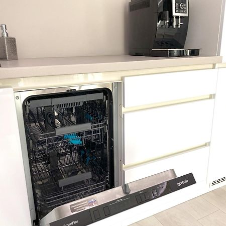 Die Eleganz - Apartment Near The City Center With Free Parking Bratislava Ngoại thất bức ảnh