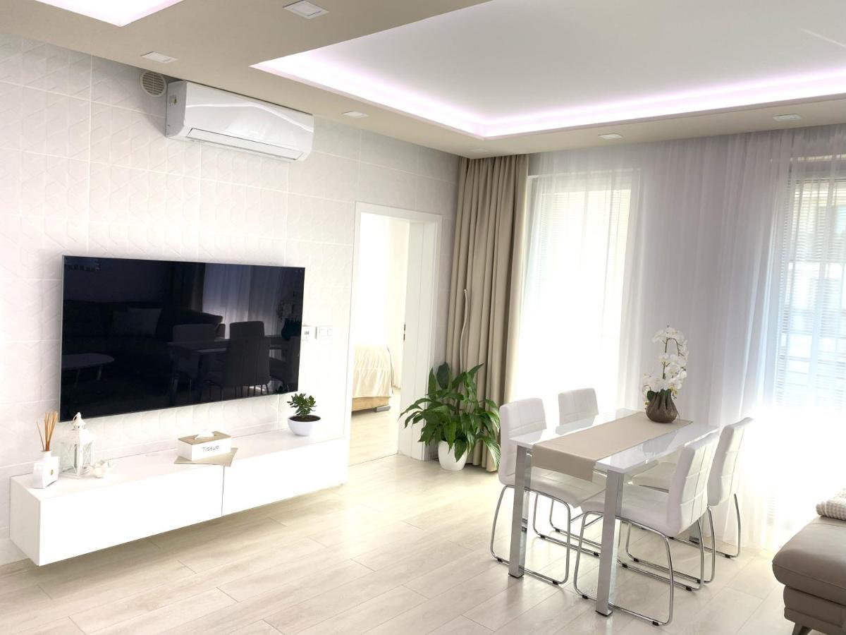 Die Eleganz - Apartment Near The City Center With Free Parking Bratislava Ngoại thất bức ảnh