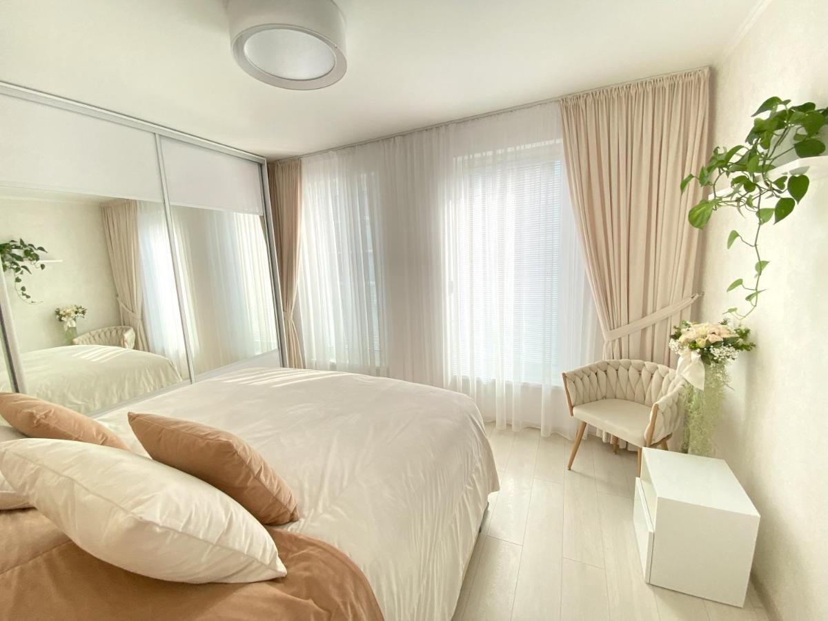 Die Eleganz - Apartment Near The City Center With Free Parking Bratislava Ngoại thất bức ảnh