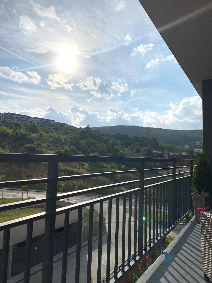 Die Eleganz - Apartment Near The City Center With Free Parking Bratislava Ngoại thất bức ảnh