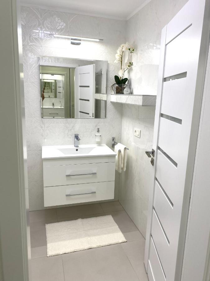 Die Eleganz - Apartment Near The City Center With Free Parking Bratislava Ngoại thất bức ảnh